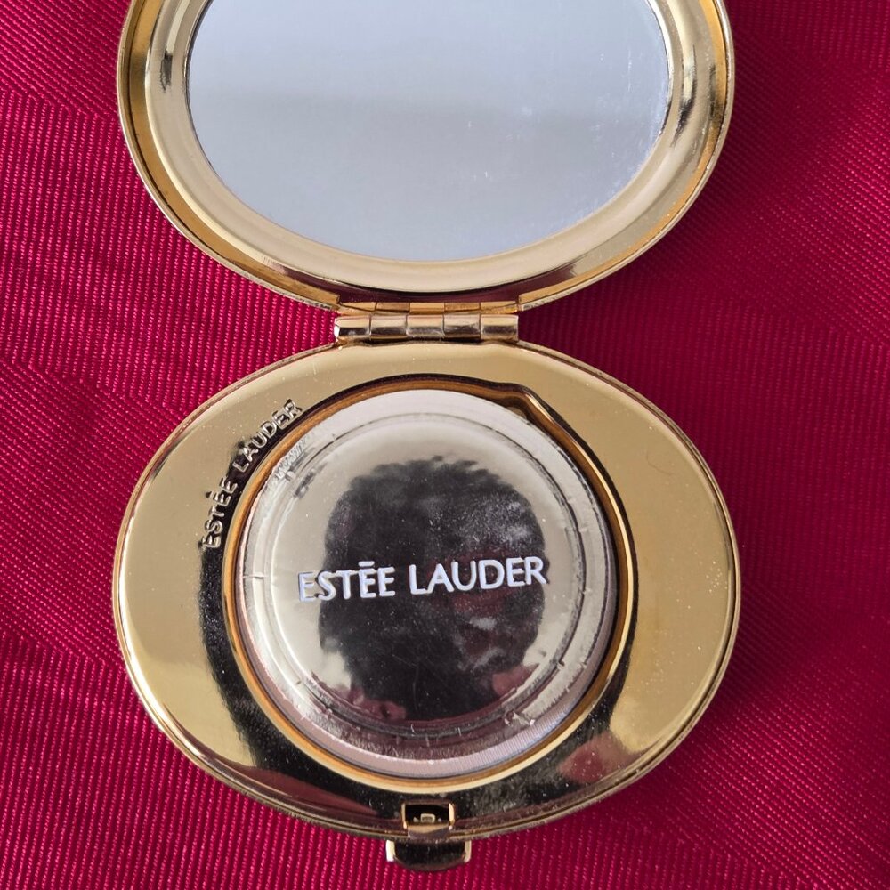 BRAND NEW, ESTE'E LAUDER, WAVES OF GOLD COMPACT LUCIDITY!!!